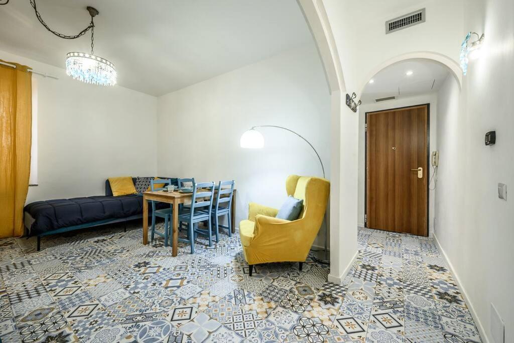 Le Finestre Sul Borgo 2 Apartman Parma Kültér fotó