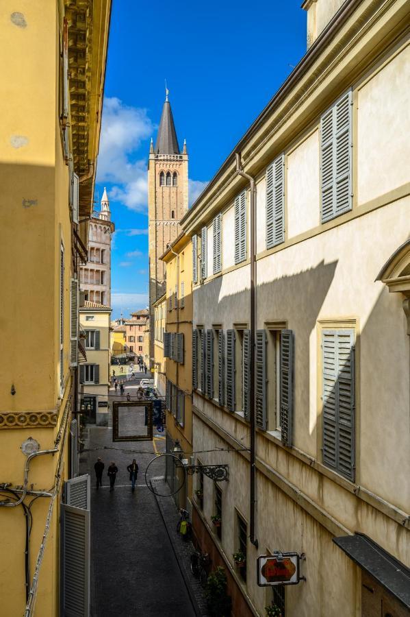 Le Finestre Sul Borgo 2 Apartman Parma Kültér fotó