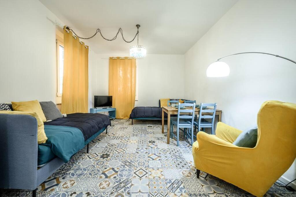 Le Finestre Sul Borgo 2 Apartman Parma Kültér fotó